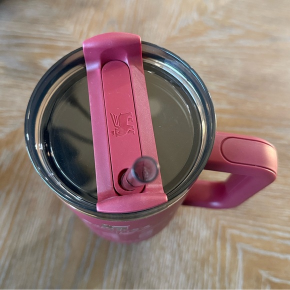 Stanley 40oz Cranberry Winterscape - Picture 3 of 6